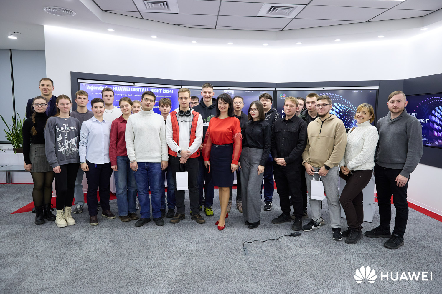 «Хуавей Україна» запросила талановиту молодь до участі в Huawei DigitALL Night 2024